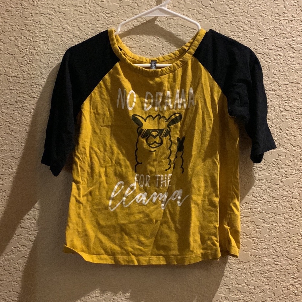 A cute top in the brand electric pinky